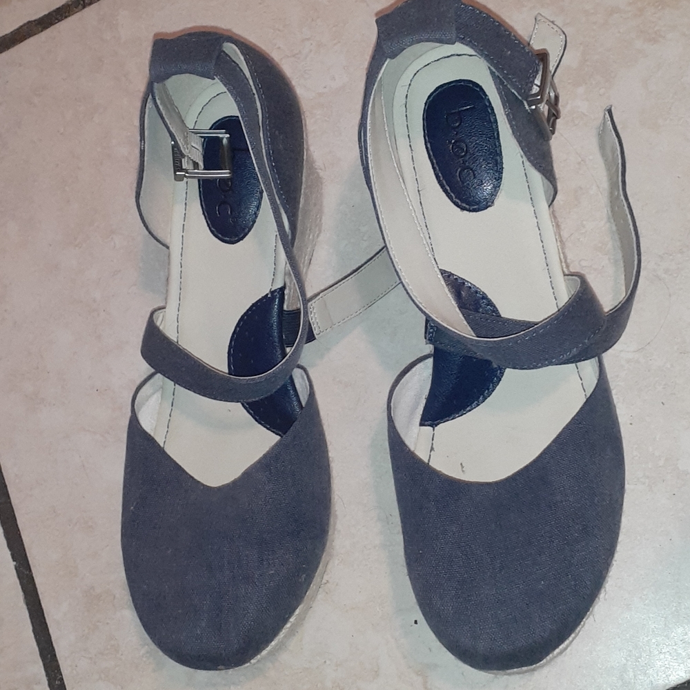 Blue wedges
